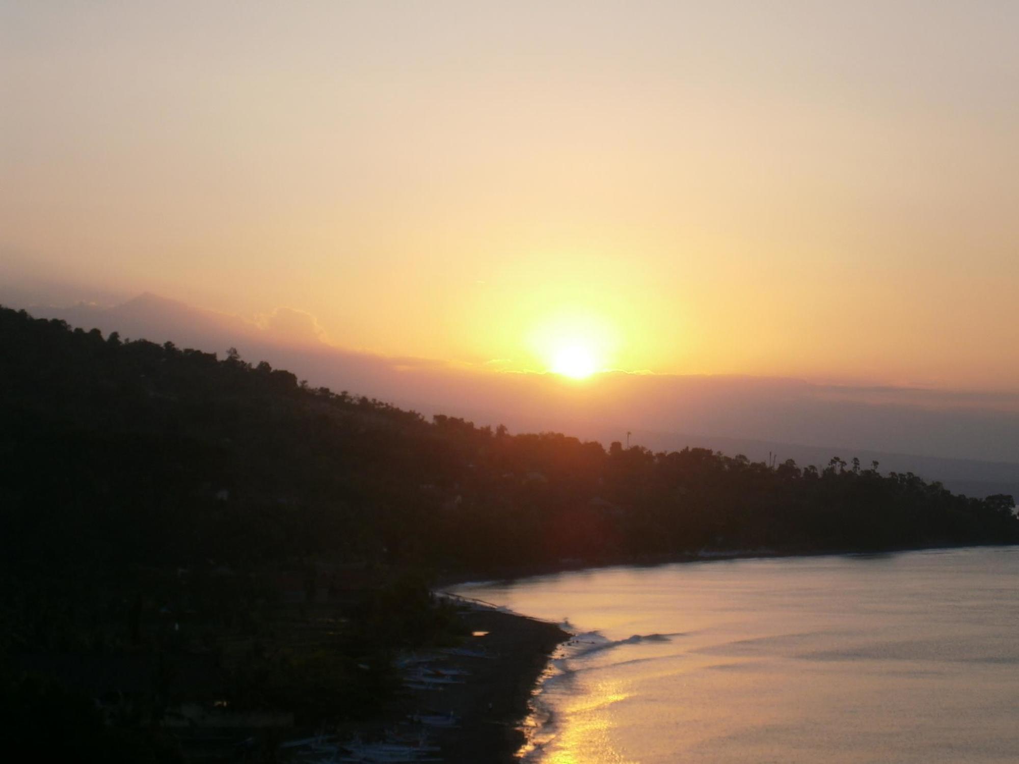 Waenis Sunset View Hotel And Restaurant, Amed, Bali Eksteriør billede