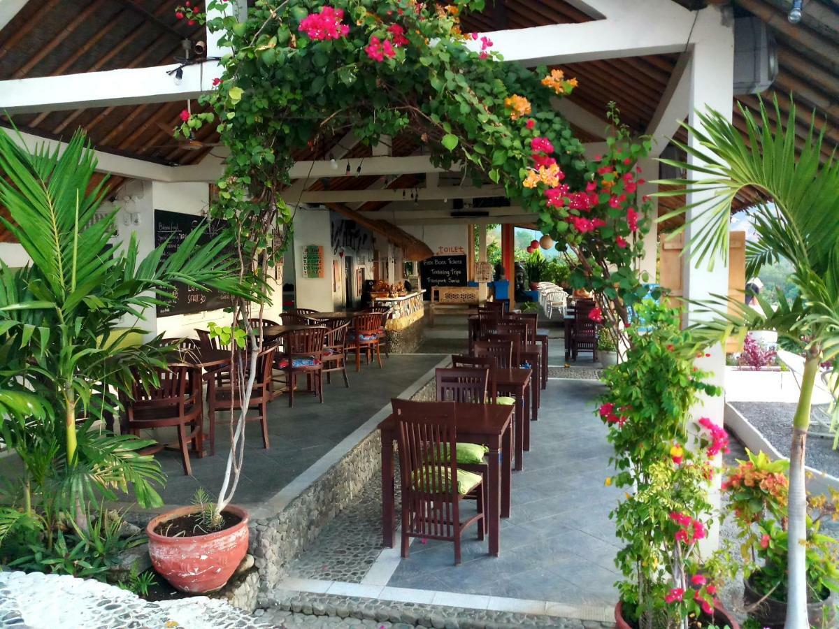 Waenis Sunset View Hotel And Restaurant, Amed, Bali Eksteriør billede