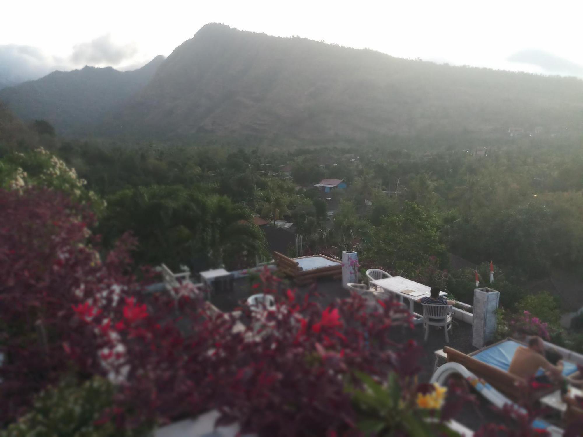 Waenis Sunset View Hotel And Restaurant, Amed, Bali Eksteriør billede